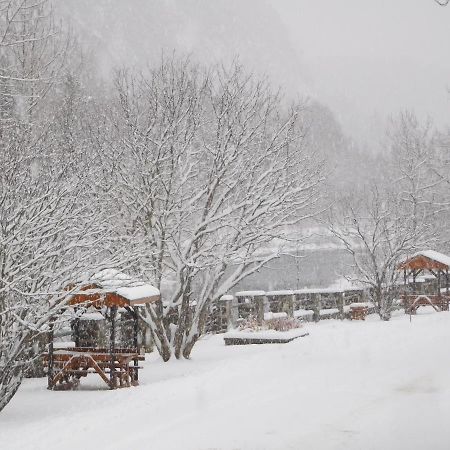 La Cabane Chez Jimmy Petit-Saguenay Екстер'єр фото