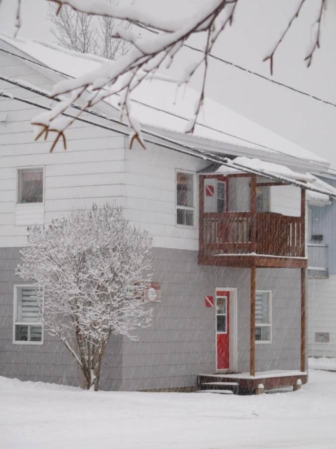 La Cabane Chez Jimmy Petit-Saguenay Екстер'єр фото